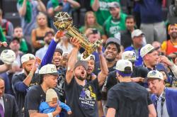 开云APP-全球篮球巡回比赛收官，冠军团队豪取胜利的简单介绍