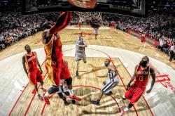 开云体育APP下载-体育双城记，广厦险胜上海，锡安在意甲焦点战接管比赛