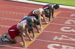 开云体育官方网站-赛道上的绿茵对决，F1迈阿密街道赛，美国车队的绝地翻盘