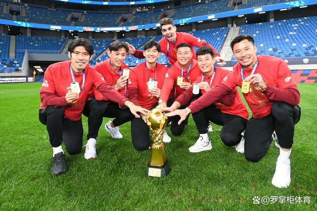 上港阵容曝光,主教练布局独特备战全力的简单介绍 上港阵容曝光,主教练布局独特备战全力的简单介绍
