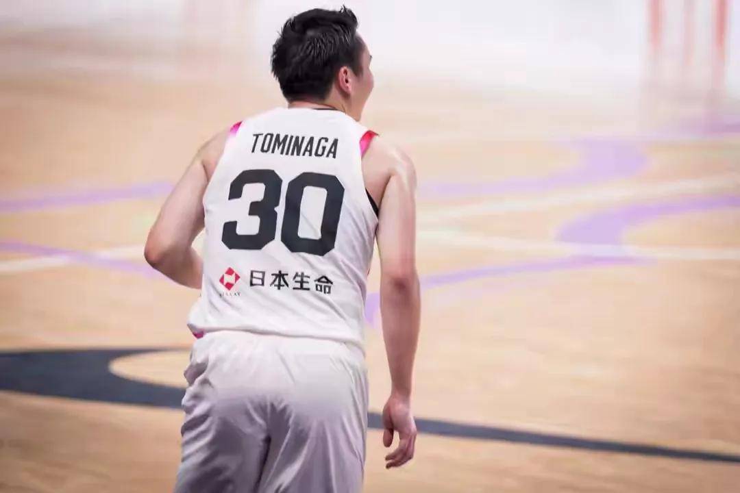 日本男篮强势巴西男篮,艾顿惊艳世界 日本男篮强势巴西男篮,艾顿惊艳世界
