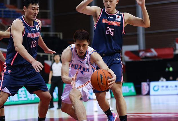 福建队大胜对手，反弹状态进入季后赛的简单介绍