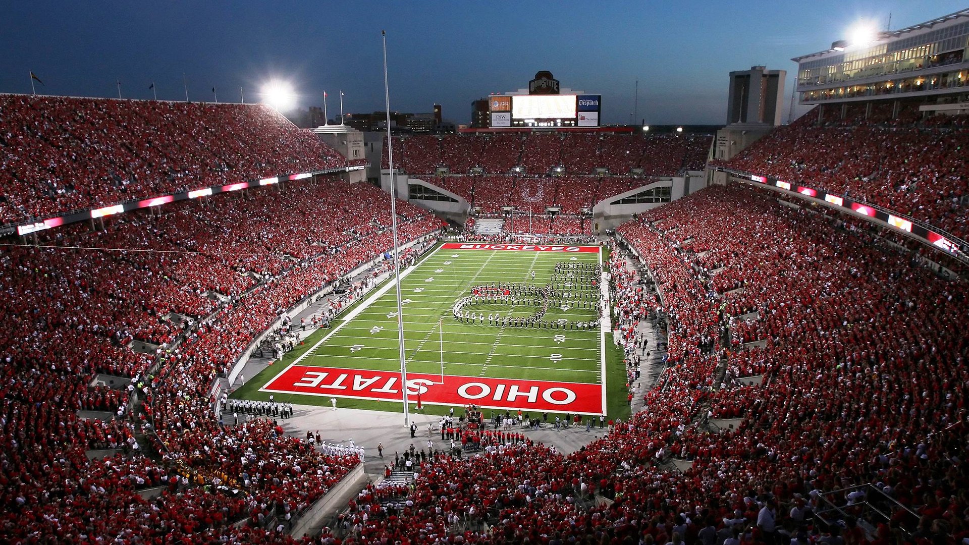 赛道上的独舞者，塔图姆统治F1街道赛之夜