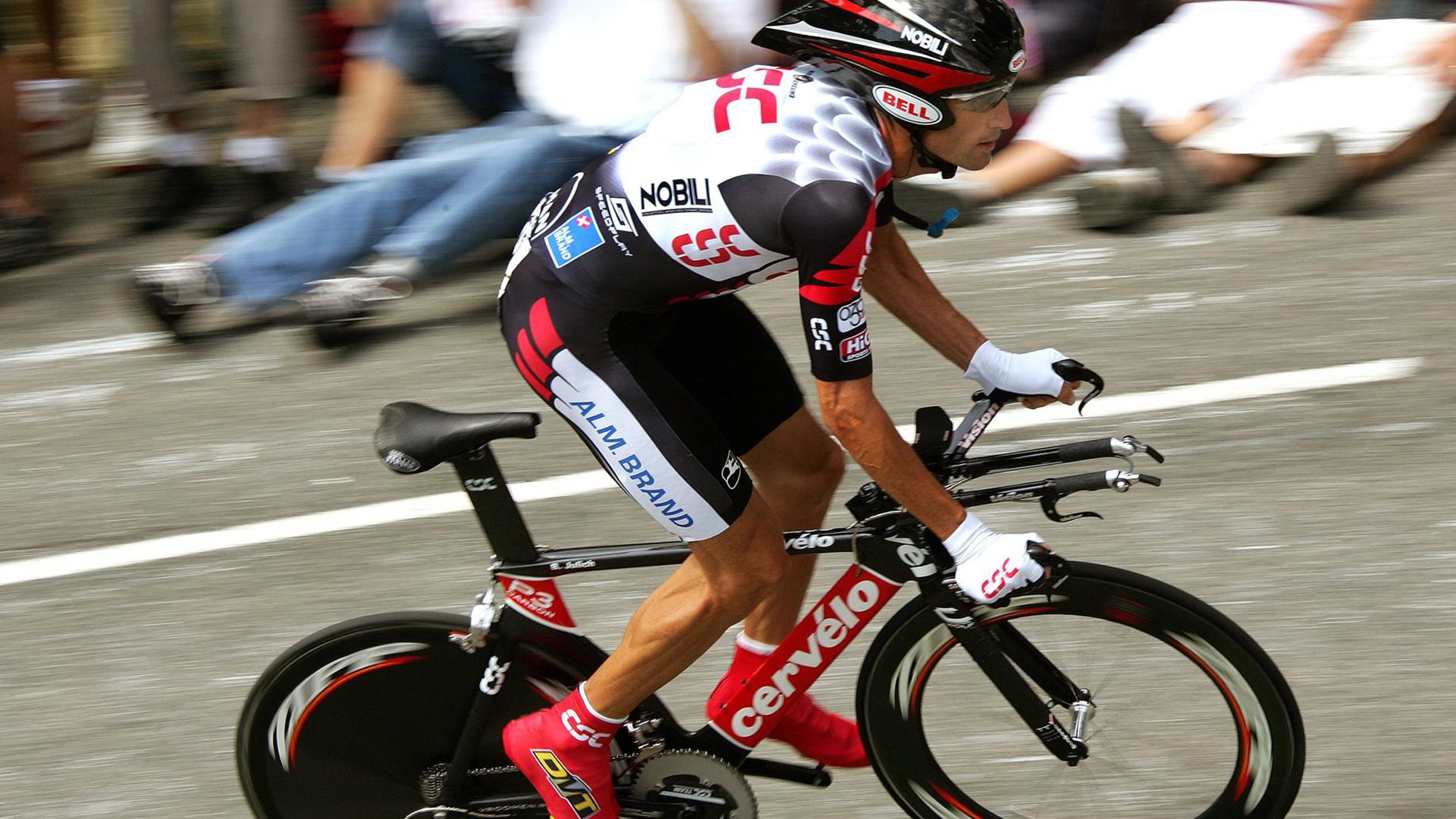 绿茵场上的双面叙事，拉什福德爆发映照新西兰狂胜背后的足球哲学