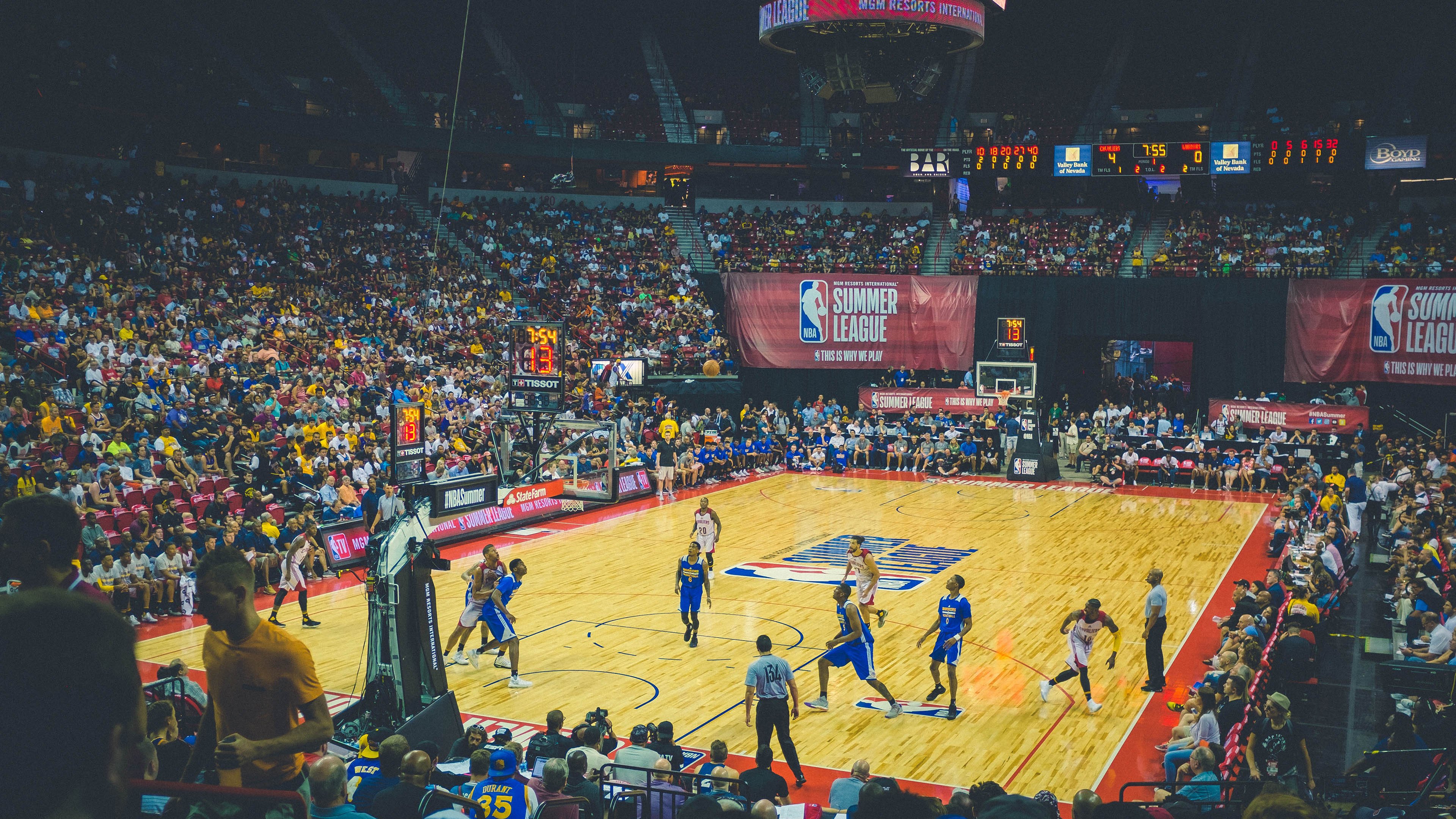 克莱爆发引领森林狼团队篮球，森林狼稳扎稳打力克浙江队